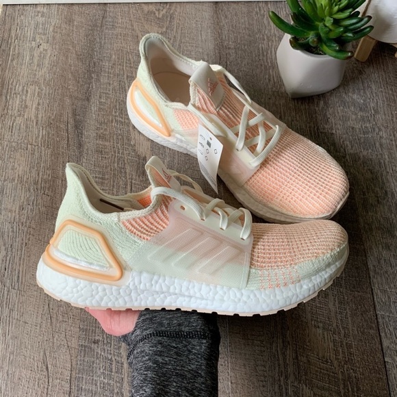 adidas UltraBOOST 19 Glow Cleora - Picture 7 of 8